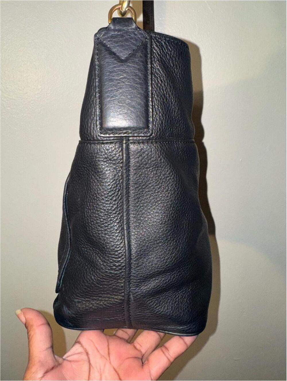 Marc Jacobs Gotham Black Pebbled Leather Bucket Bag - Picture 4 of 13